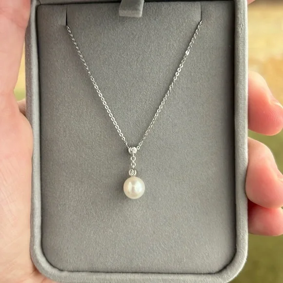 Pearl and Diamond Necklace - Picture 1 of 3